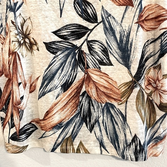 C & C California Women’s Knit Top Cream & Blue 100% Linen Floral Coastal Grandma - Picture 5 of 11